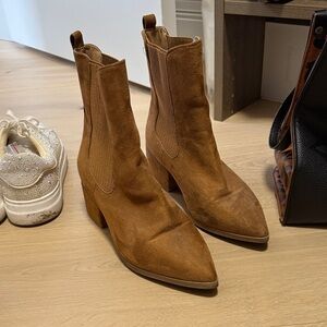 Express Suede Pointed-Toe Ankle Boots in Tan